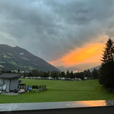 アパート Steinlechner フューゲン